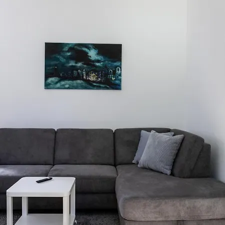 Lighthouse Apartment *