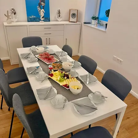 Lighthouse - Premium In Ruhiger, Zentraler Lage Rostock