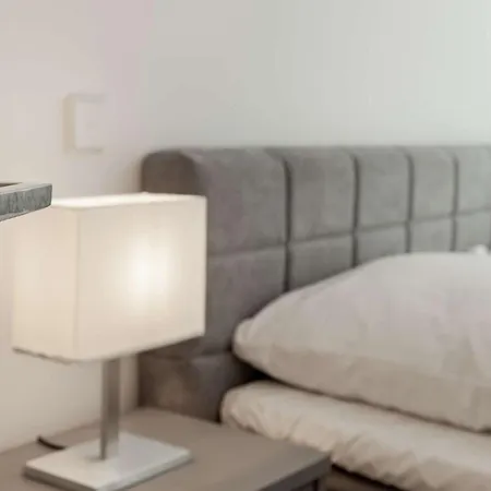 Lighthouse - Premium In Ruhiger, Zentraler Lage Lejlighed